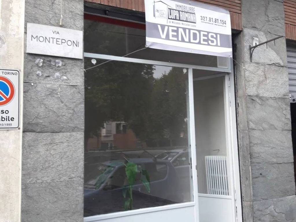 negozio in vendita a Torino in zona Mirafiori Sud