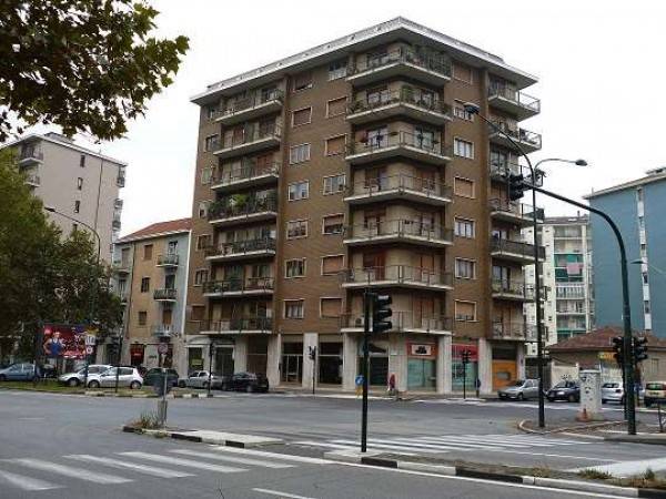 negozio in vendita a Torino in zona Santa Rita