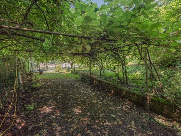 casa indipendente in vendita a Torino in zona Superga