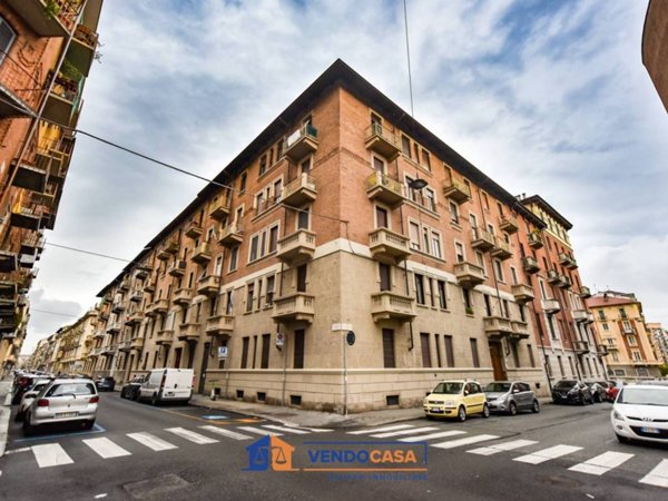 appartamento in vendita a Torino in zona Cit Turin