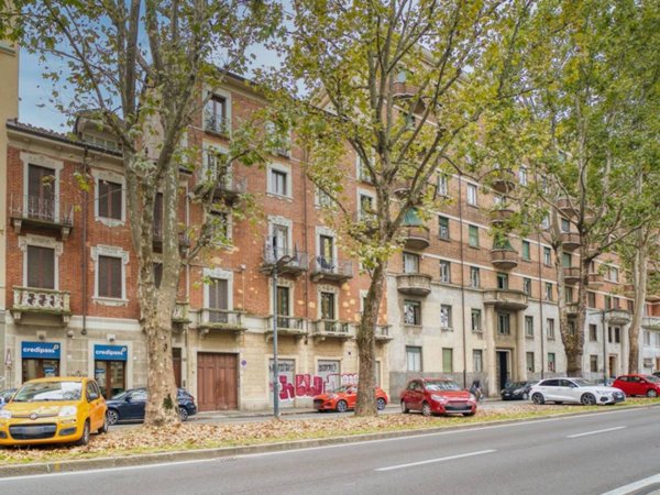 appartamento in vendita a Torino in zona Cit Turin