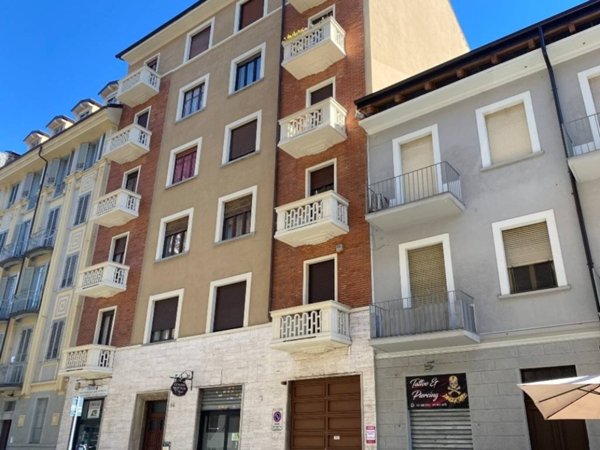 locale commerciale in vendita a Torino in zona Crocetta