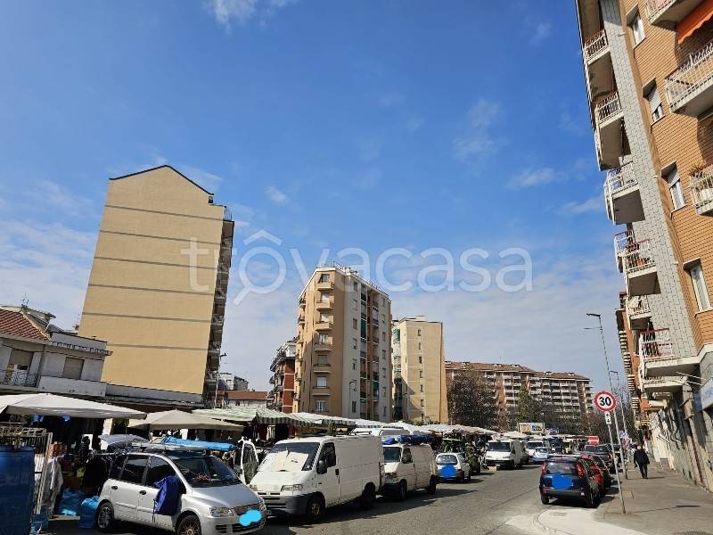 negozio in vendita a Torino in zona Rebaudengo