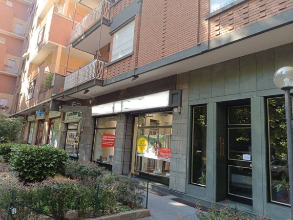 negozio in vendita a Torino in zona Santa Rita
