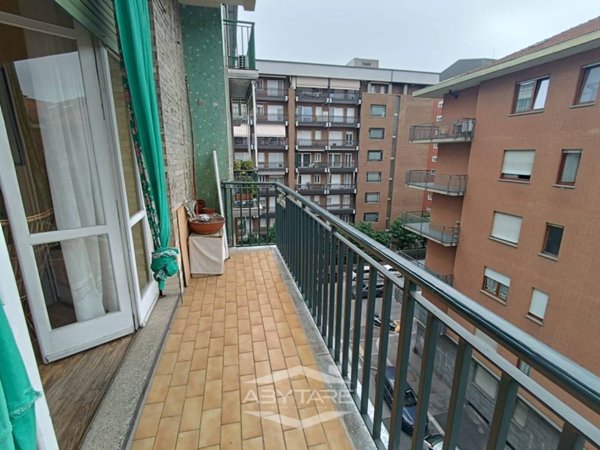 appartamento in vendita a Torino in zona Millefonti