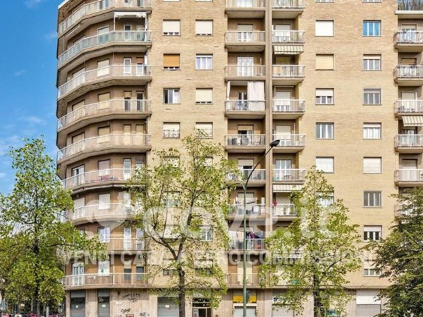 appartamento in vendita a Torino in zona Lingotto
