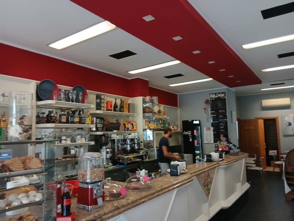 negozio in vendita a Torino in zona Lingotto