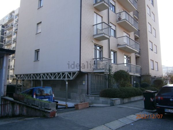 ufficio in vendita a Torino in zona Borgo San Paolo