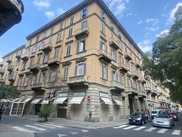 negozio in vendita a Torino in zona San Salvario
