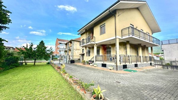 casa indipendente in vendita a Torino in zona Barca