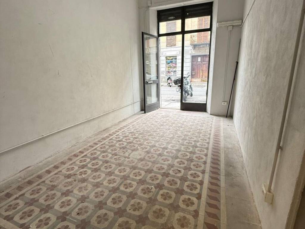 negozio in vendita a Torino in zona Barriera di Milano