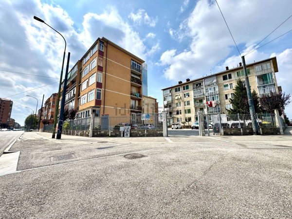 appartamento in vendita a Torino in zona Millefonti