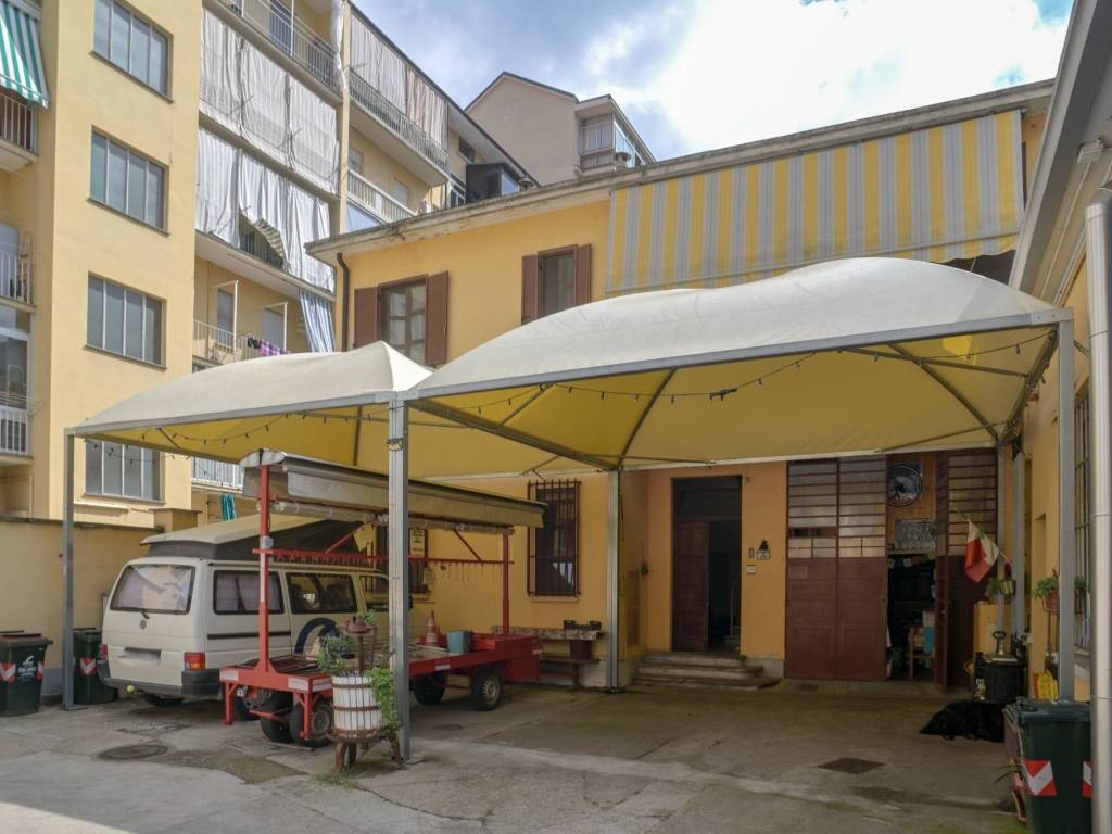 casa indipendente in vendita a Torino in zona Santa Rita