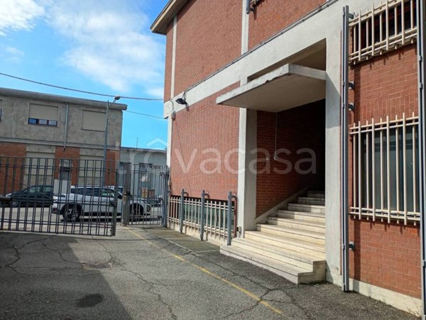 capannone in vendita a Torino in zona Madonna di Campagna