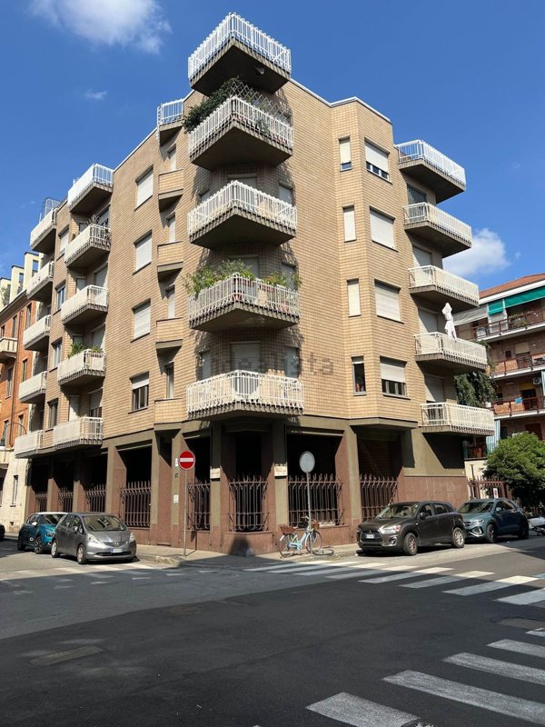 appartamento in vendita a Torino in zona Cit Turin