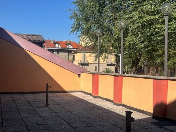 negozio in vendita a Torino in zona Cit Turin
