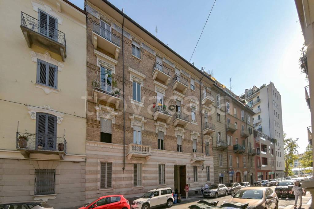 appartamento in vendita a Torino in zona Cit Turin