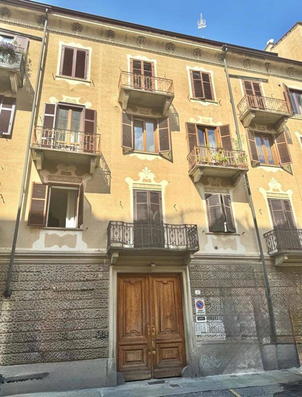 appartamento in vendita a Torino in zona Cit Turin