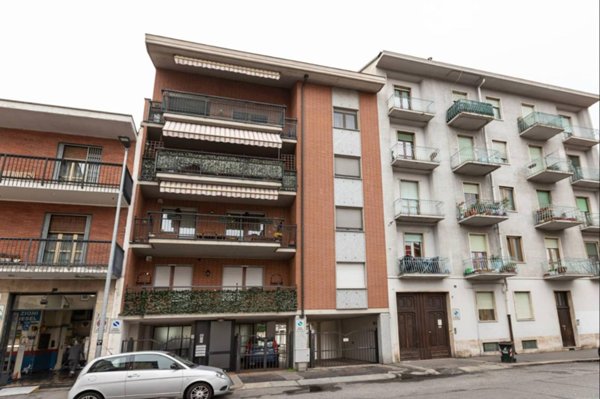 negozio in vendita a Torino in zona Barca