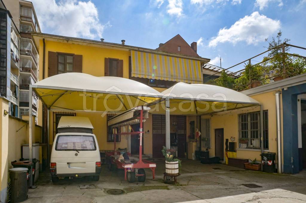 casa indipendente in vendita a Torino in zona Santa Rita