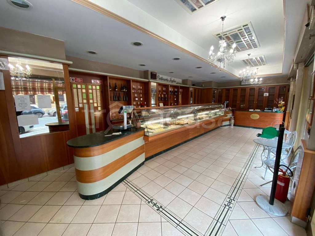 negozio in vendita a Torino in zona Pozzo Strada