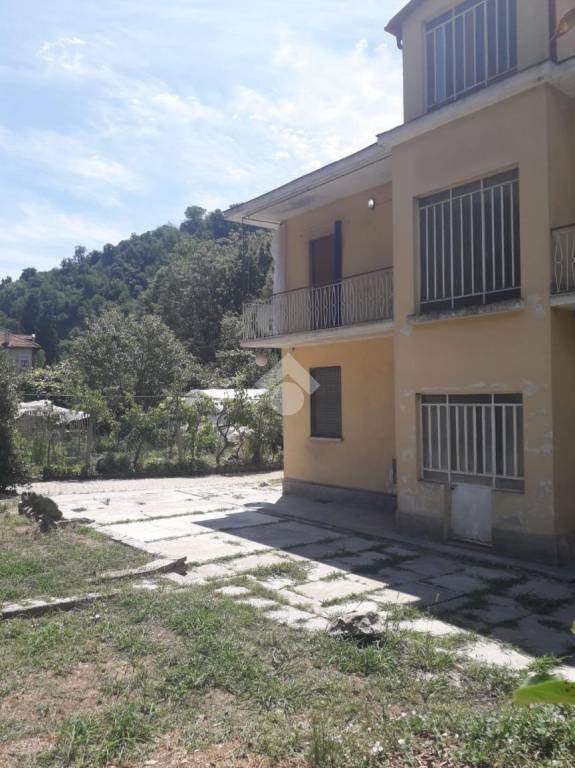 casa indipendente in vendita a Torino in zona Rosa