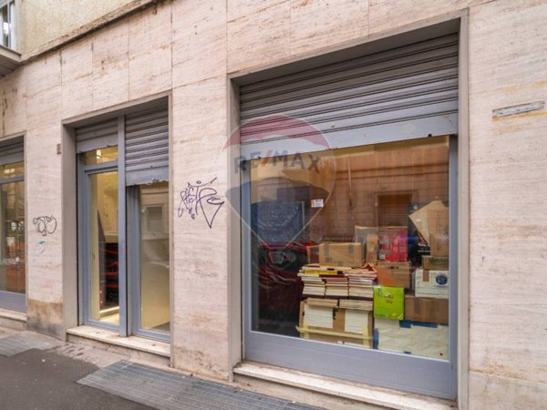 negozio in vendita a Torino in zona Borgata Vittoria