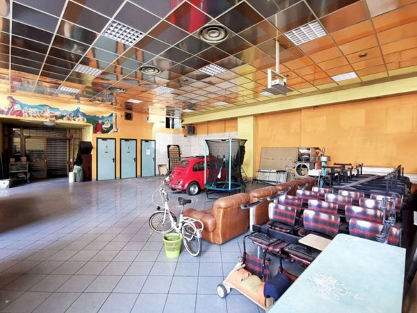 locale commerciale in vendita a Torino in zona Rebaudengo