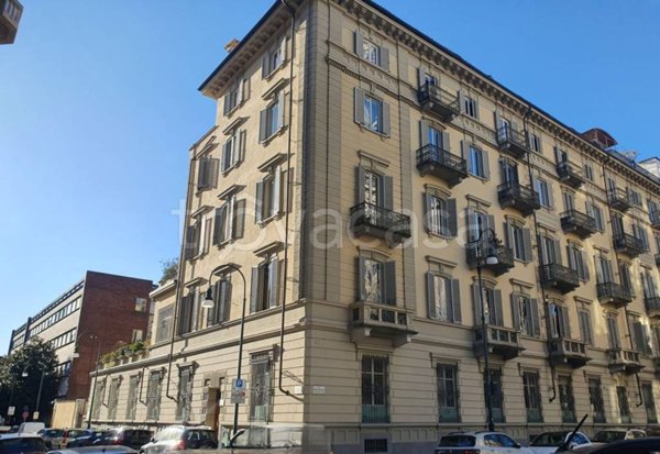 ufficio in vendita a Torino in zona Centro Storico