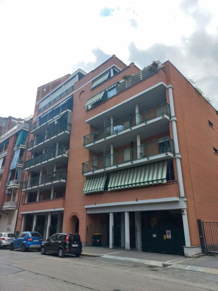 appartamento in vendita a Torino in zona Borgata Vittoria