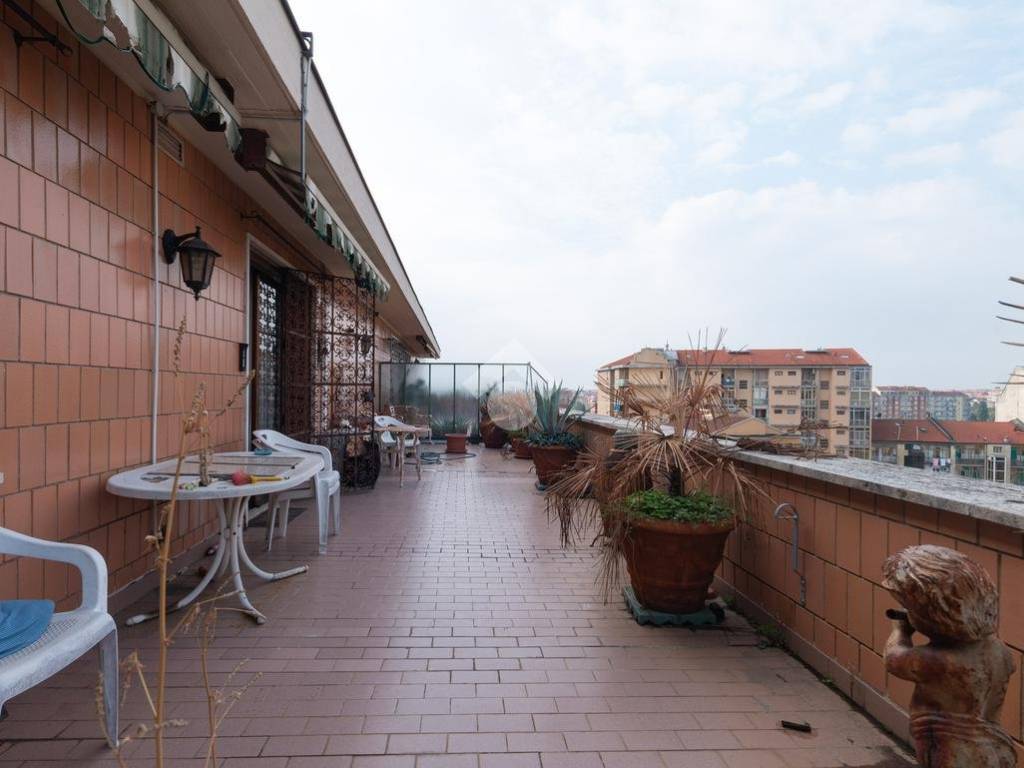 appartamento in vendita a Torino in zona Cenisia