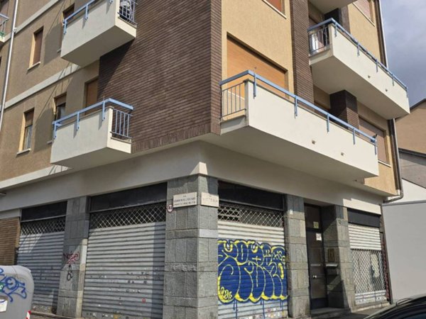 negozio in vendita a Torino in zona Borgata Vittoria