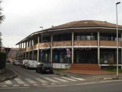 ufficio in vendita a Torino in zona Barca