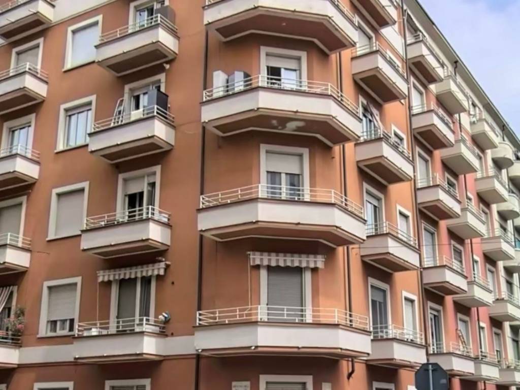 appartamento in vendita a Torino in zona Cit Turin