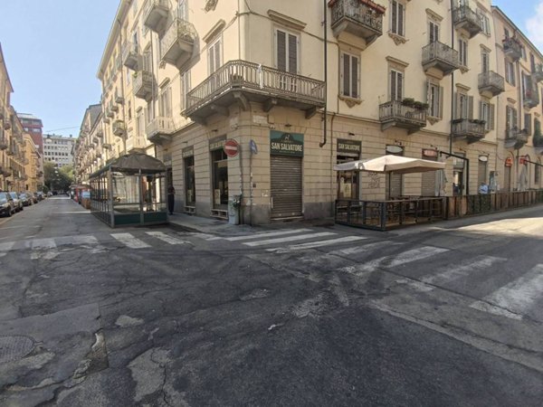 negozio in vendita a Torino in zona San Salvario