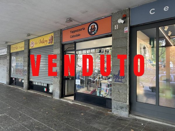 negozio in vendita a Torino in zona Mirafiori Sud