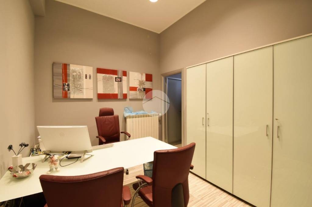 negozio in vendita a Torino in zona Vanchiglia