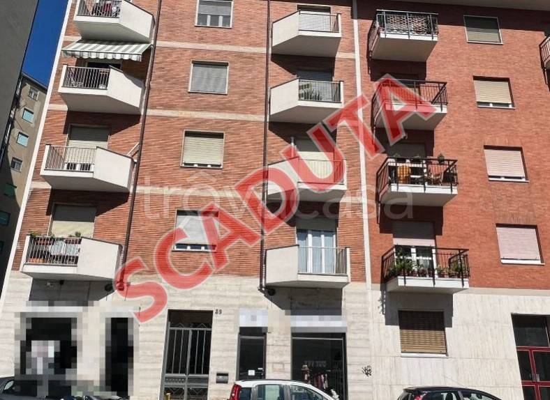 locale commerciale in vendita a Torino in zona Barriera di Milano