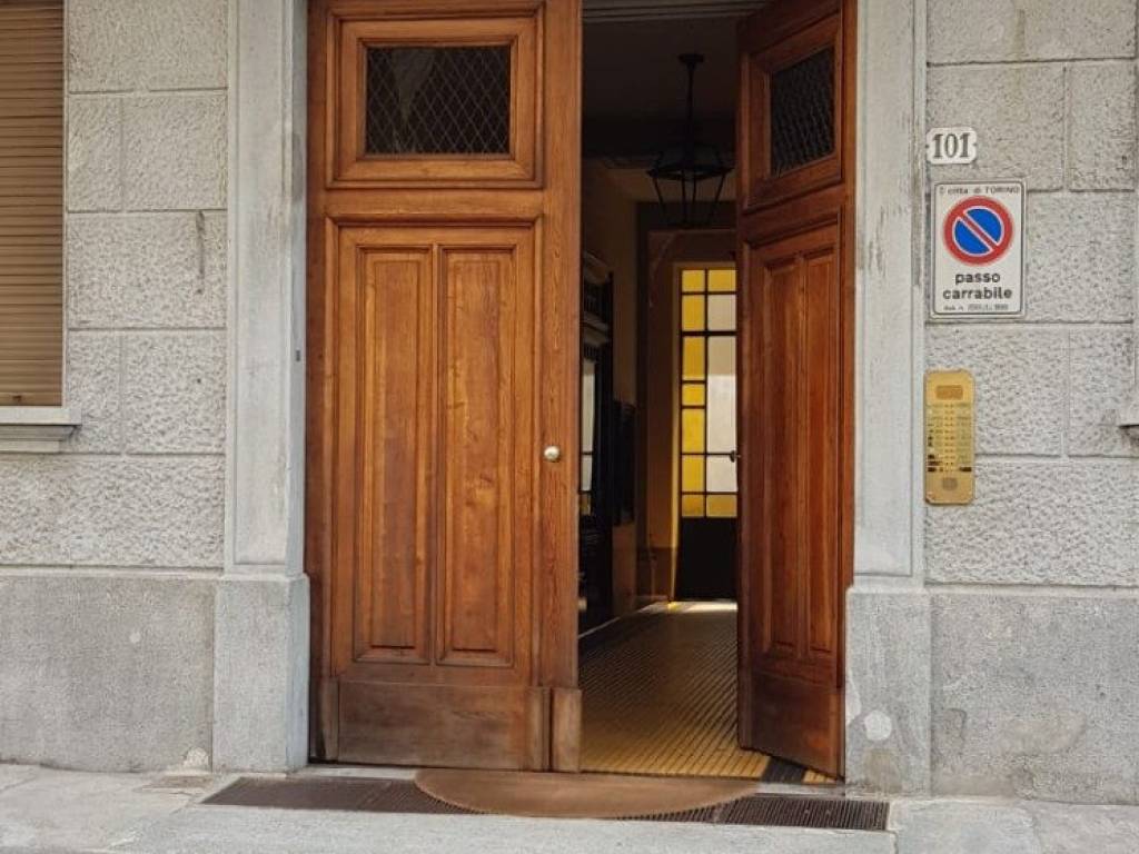 appartamento in vendita a Torino in zona Crocetta