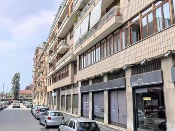 negozio in vendita a Torino in zona Crocetta