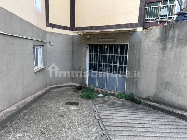 locale di sgombero in vendita a Torino in zona Lucento