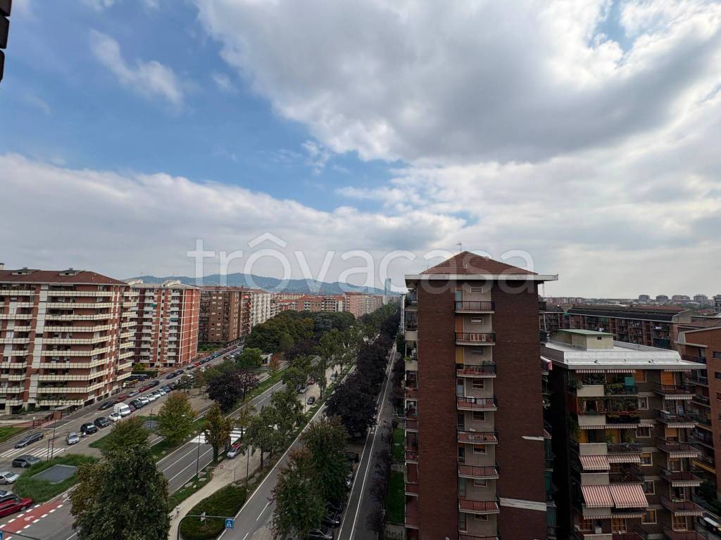 appartamento in vendita a Torino in zona Mirafiori Nord