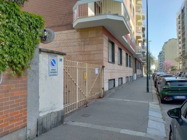 locale di sgombero in vendita a Torino in zona Parella