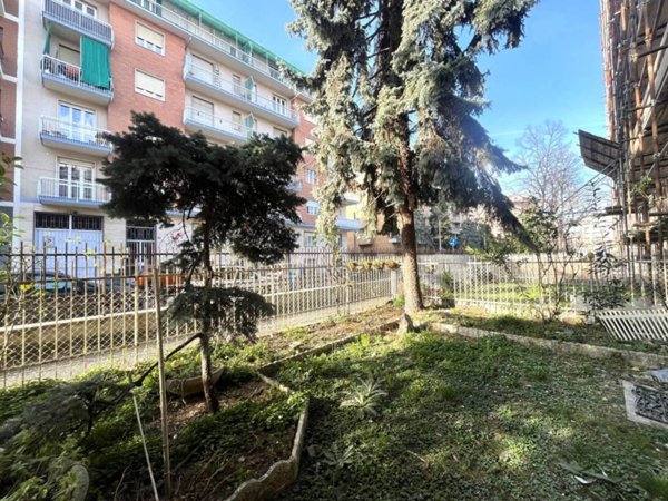 appartamento in vendita a Torino in zona Lingotto