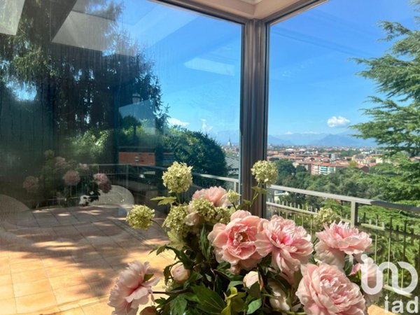casa indipendente in vendita a Torino in zona Rosa