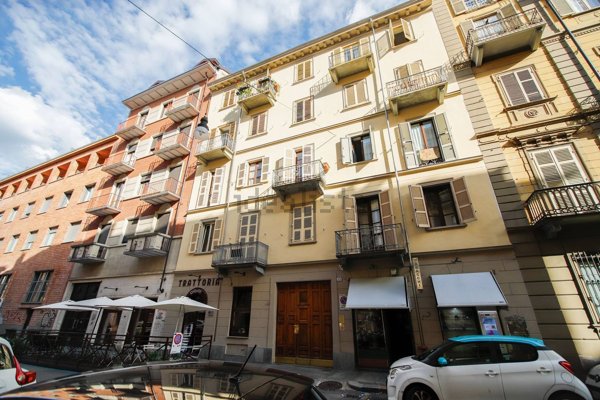 appartamento in vendita a Torino in zona San Salvario