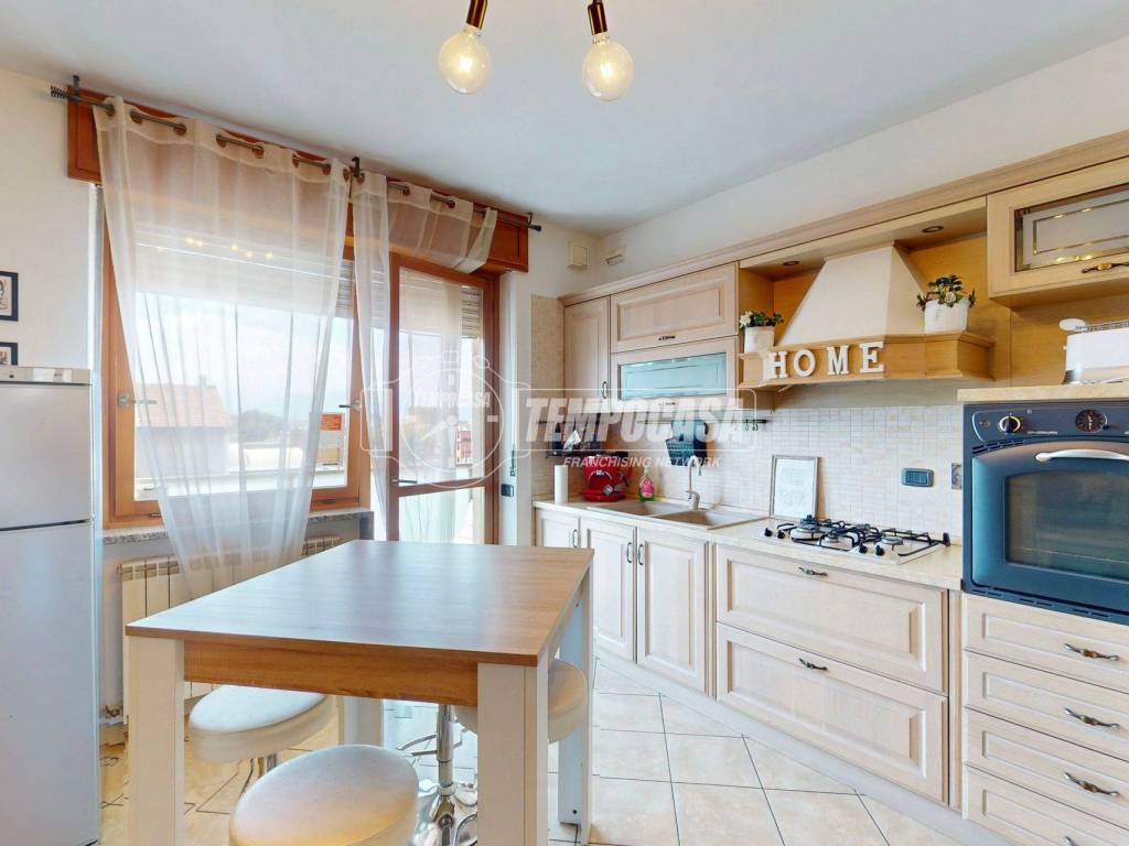 appartamento in vendita a Torino in zona Borgata Vittoria