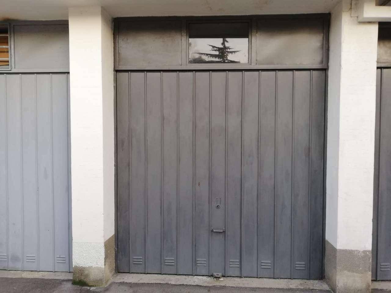 negozio in vendita a Torino in zona Mirafiori Nord