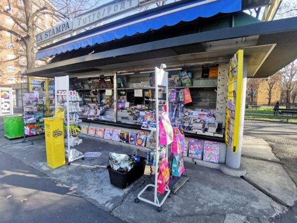 negozio in vendita a Torino in zona Regio Parco