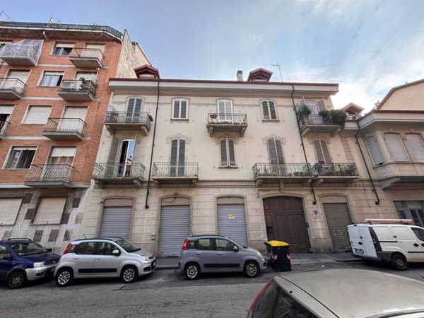 appartamento in vendita a Torino in zona Cenisia
